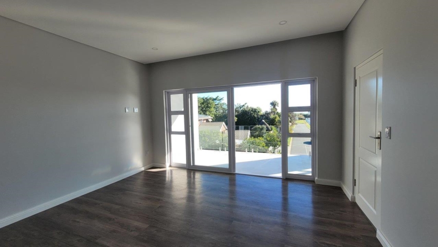 4 Bedroom Property for Sale in Flamingo Vlei Western Cape